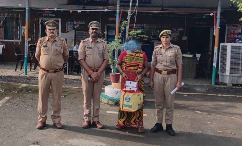 रनिया पुलिस द्वारा गांजा तस्करी के आरोप में गिरफ्तार महिला और बरामद माल