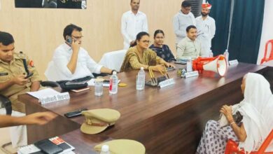 Photo of कानपुर देहात: सिकंदरा में अपर जिलाधिकारी ने सुनीं 43 शिकायतें,एक का मौके पर समाधान