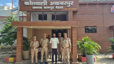 Photo of कानपुर देहात: 25 हजार का इनामी लुटेरा गिरफ्तार, महिला से छीनी थी सोने की जंजीर