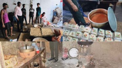 कानपुर में 'जहरीले' समोसे और एग करी का भंडाफोड़: गंदगी देख उड़े अधिकारियों के होश, 3 किचन पर एक्शन 7 Photo of कानपुर में ‘जहरीले’ समोसे और एग करी का भंडाफोड़: गंदगी देख उड़े अधिकारियों के होश, 3 किचन पर एक्शन