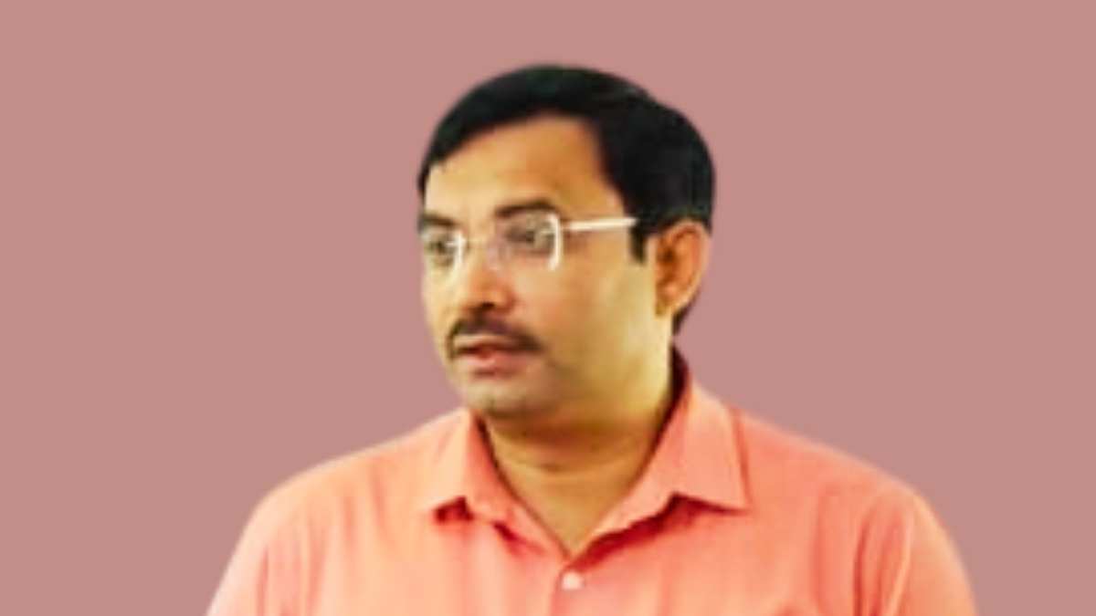 कानपुर देहात में आईजीआरएस शिकायतों की समीक्षा करते बीएसए