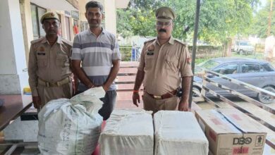 Photo of कानपुर देहात: गजनेर पुलिस की बड़ी कार्रवाई, 495 क्वार्टर अवैध शराब के साथ तस्कर गिरफ्तार