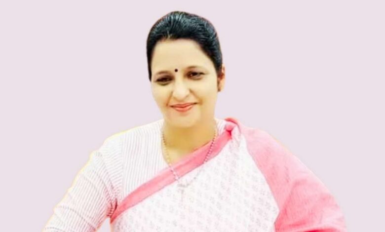 Monika Rani Director General of School Education issuing guidelines for UP Council School Merit Award.