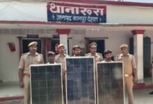Photo of दुकान की तीसरी मंजिल से सोलर पैनल चुराने वाले 3 शातिर गिरफ्तार: रूरा पुलिस ने शिवली रोड से दबोचा, बरामद हुआ माल