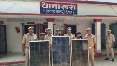 Photo of दुकान की तीसरी मंजिल से सोलर पैनल चुराने वाले 3 शातिर गिरफ्तार: रूरा पुलिस ने शिवली रोड से दबोचा, बरामद हुआ माल